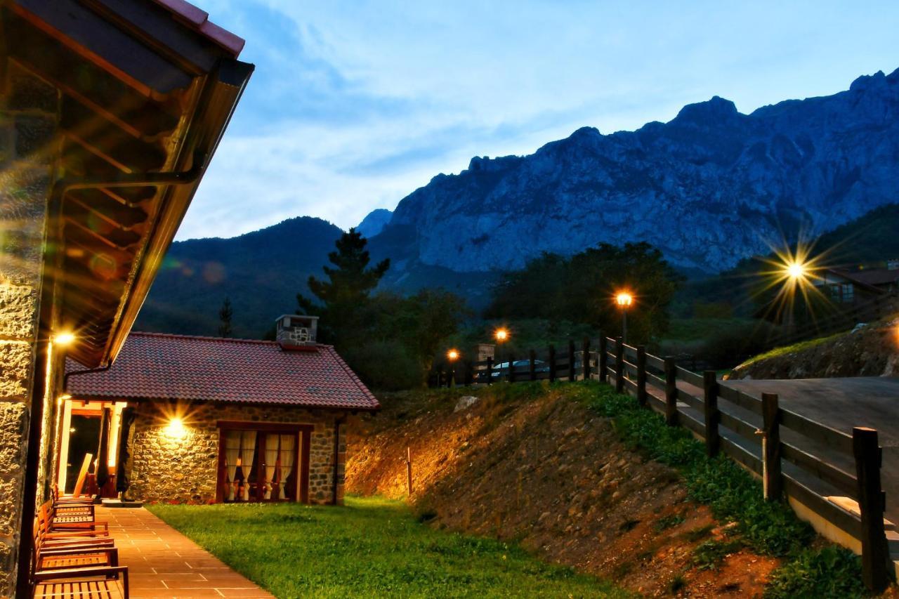 Apartamentos Los Picos De Europa Colio Exterior photo