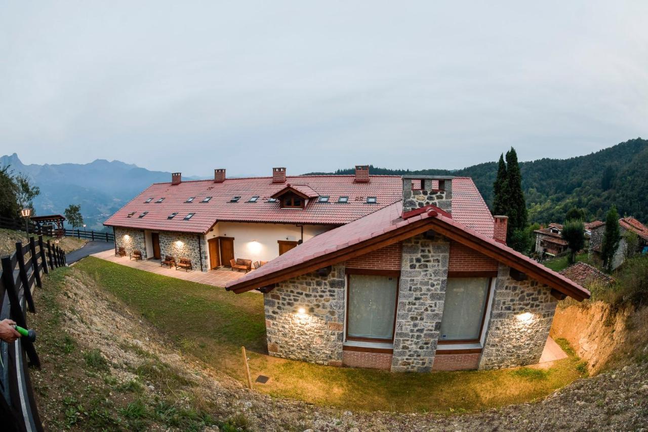 Apartamentos Los Picos De Europa Colio Exterior photo