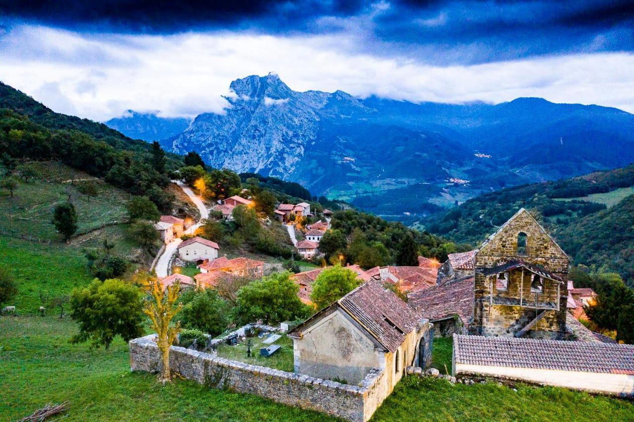 Apartamentos Los Picos De Europa Colio Exterior photo