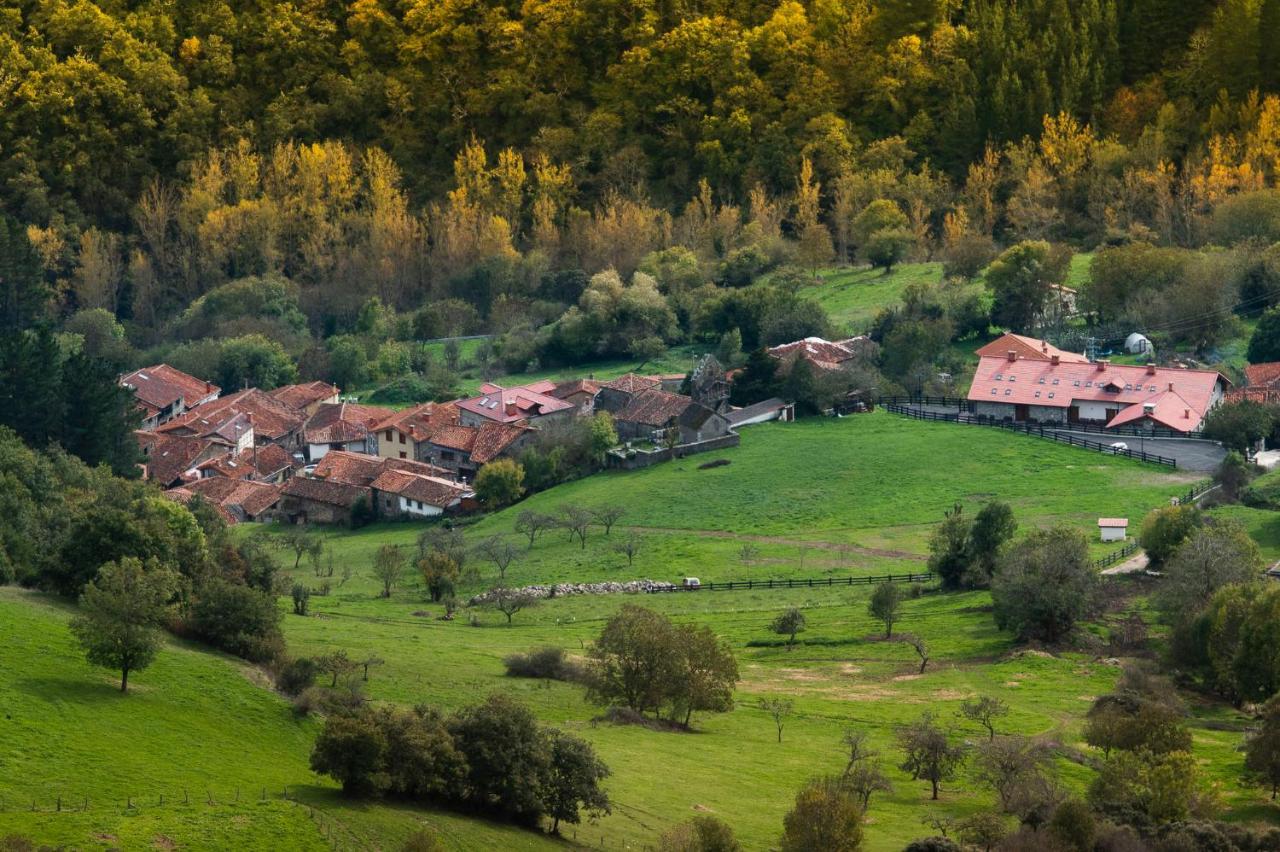 Apartamentos Los Picos De Europa Colio Exterior photo