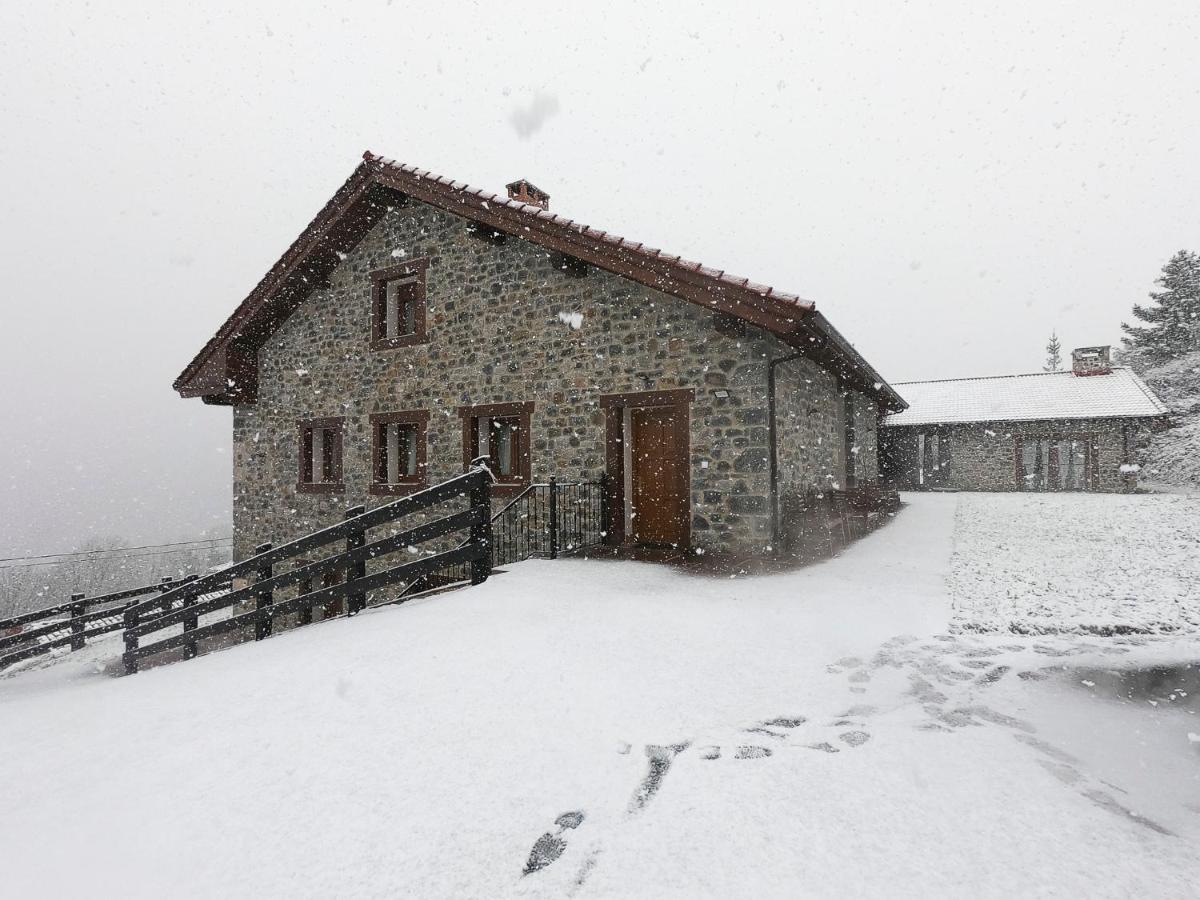 Apartamentos Los Picos De Europa Colio Exterior photo