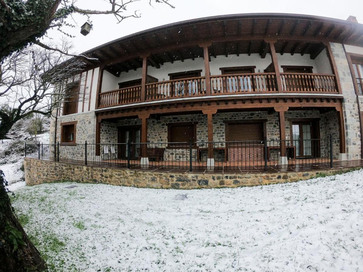 Apartamentos Los Picos De Europa Colio Exterior photo