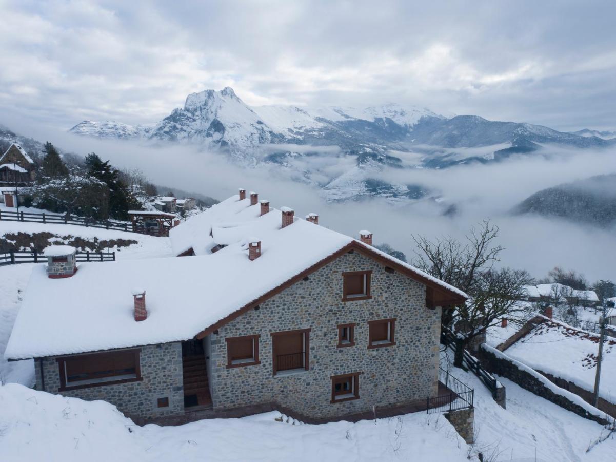 Apartamentos Los Picos De Europa Colio Exterior photo